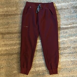 Figs petite length joggers Zamora pants with yoga waist band.